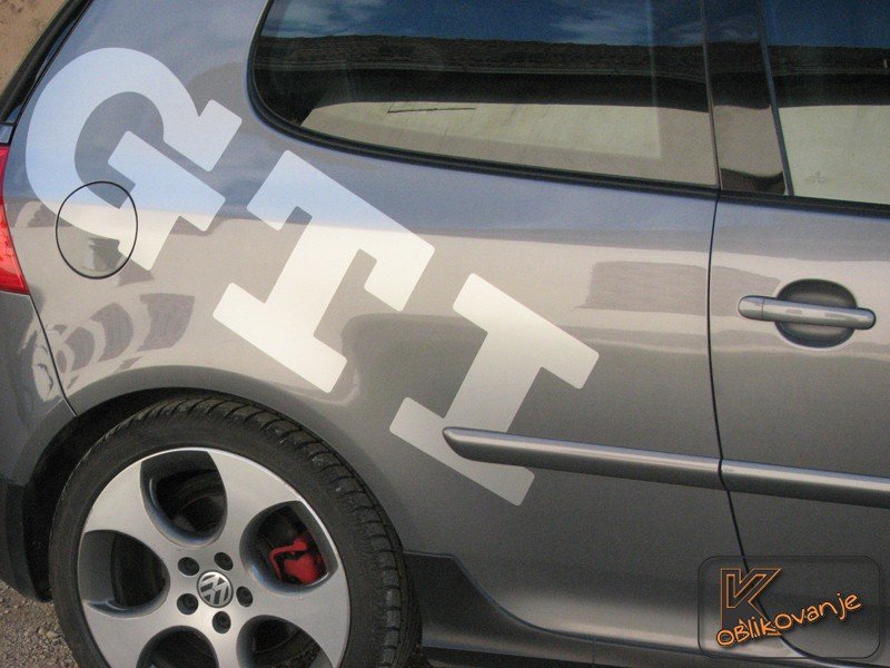 Polepitev boka vozila