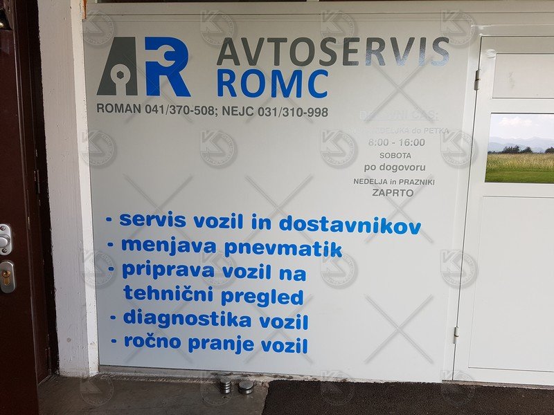 Polepitev lesene stene
