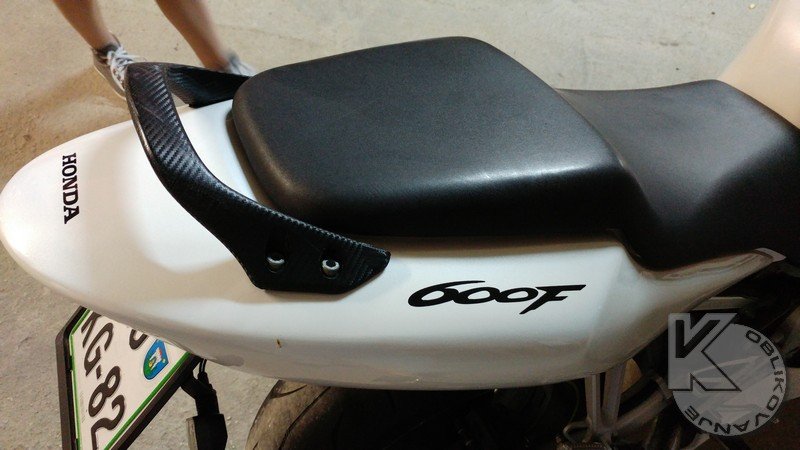 Polepitev motornega kolesa