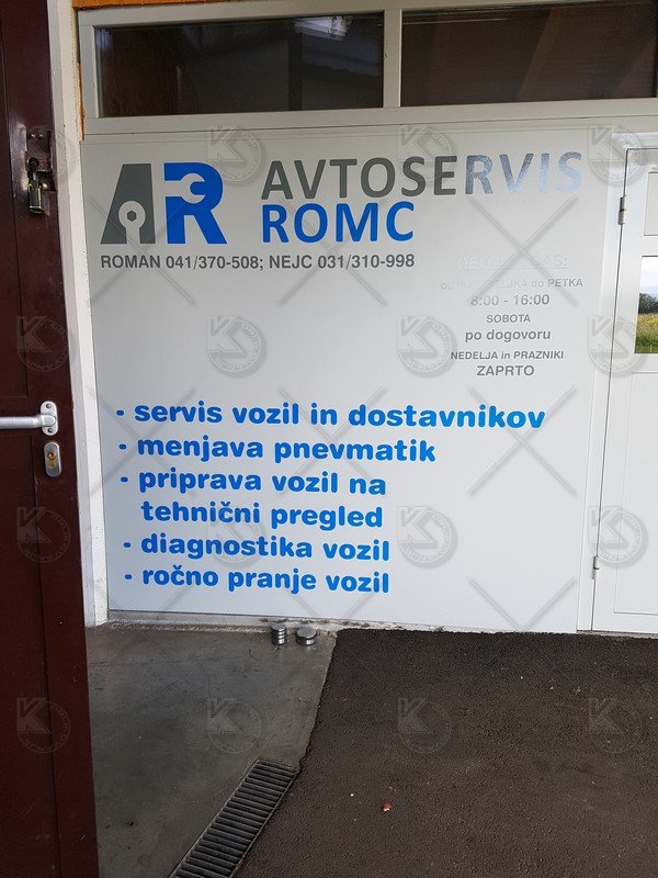 Polepitev lesene stene