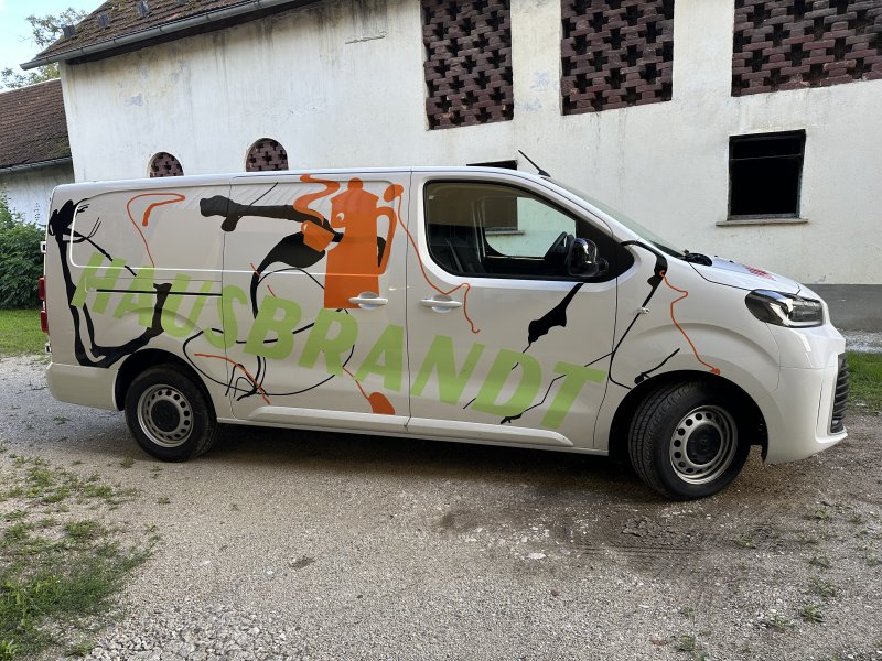 Polepitev dostavnega vozila Toyota